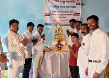 केंधळी येथे मुलाच्या वाढदिवसा निमित्त केली विहारात गौतम बुद्धाच्या मूर्तीची स्थापना.