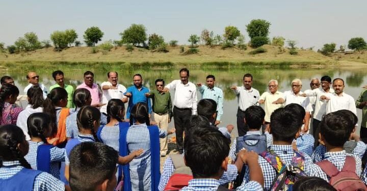 जागतिक जल दिना निमित्य हिंगणघाट शहराची जीवनदायीनी वणा नदी पूजनाचा कार्यक्रम संपन्न.