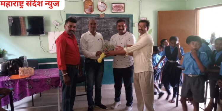 वर्धा जिल्हात जिल्हा परिषद शाळेत विध्यार्थी शिक्षका विना शिक्षणा पासून वंचित.