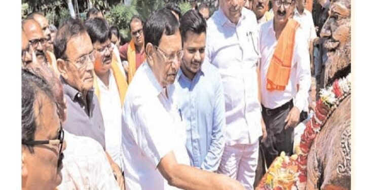 शिवसेना (उबाठा) च्या वतीने छत्रपती शिवाजी महाराज यांची जयंती उत्साहात साजरी.