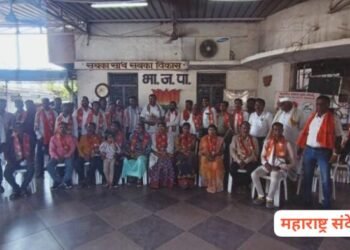 हिंगणघाट शहरातील शिवसेनेचे माजी जिल्हा उपाध्यक्ष शंकरराव झाडे यांचेसह शेकडो महिला व पुरुष कार्यकर्त्यांनी केला भाजपात प्रवेश.