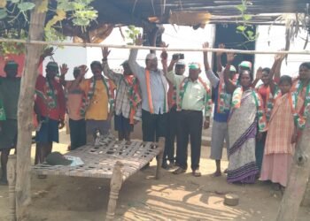 महाविकास आघाडीचे उमेदवार डॉ. नामदेव किरसान यांच्या प्रचारार्थ अतिदुर्गम अविकसीत येलचिल येते जोरदार प्रचार.