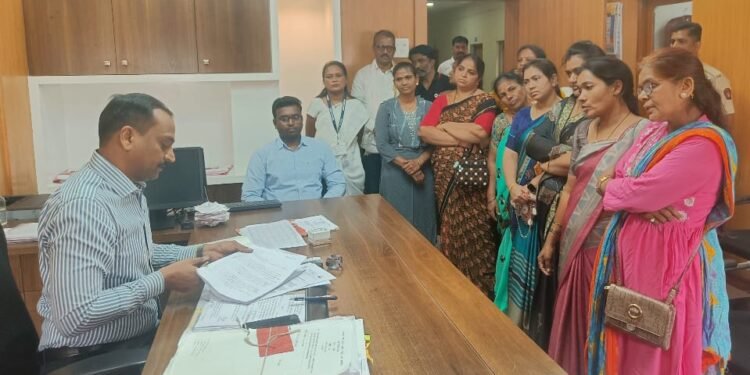 वानाडोंगरी-हिंगणा येथील क्वालीटी दारु दुकान बंद करा, जिल्हाधिकारी व अधिक्षकांना निवेदन.