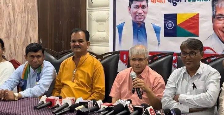 चंद्रपूर: मनोज जरांगे यांच्या पाठीमागे इतके टक्के मराठा समाज उभा, आंबेडकर यांनी स्पष्ट आकडा सांगितला.