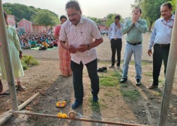 भारत विद्यालय हिंगणघाट येथे उन्हाळी छंद शिबिराचे उदघाटन.