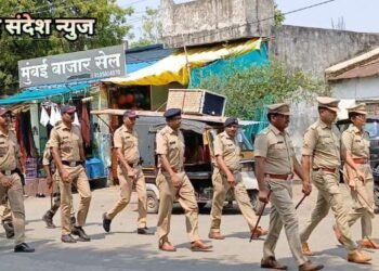 येत्या २६ तारखेला होणाऱ्या लोकसभा निवडणुकीच्या पार्श्वभूमीवर हिंगणघाट येथे पोलीसांचा रूटमार्च.