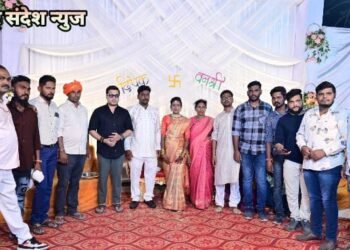 तोगरवार परिवार यांच्या विवाह स्वागत समारंभ कार्यक्रमाला माजी राज्यमंत्री राजे अम्ब्रिशराव महाराज यांची विशेष उपस्थिती.