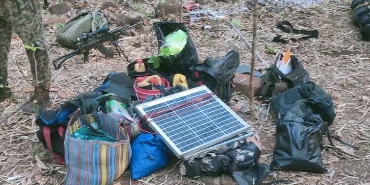 गडचिरोली जिल्हाला लागून असलेल्या महाराष्ट्र व छत्तीसगड सीमेवर असलेल्या अबुझमाड जंगलात 10 नक्षल्यांचा खात्मा.