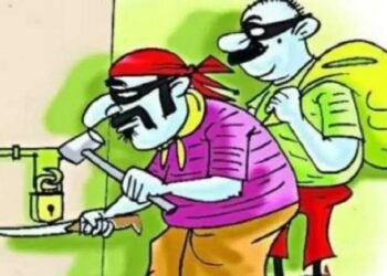 नागपूर शहरात शस्त्रासह दरोडा, घरात घुसून लाखोंचा ऐवज घेऊन दरोडेखोर पसार.