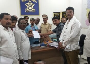 पत्रकारांवर हल्ला करणाऱ्या नितीन मोरेवर पत्रकार संरक्षण कायद्या अंतर्गत कारवाई करा, जिल्हा पोलीस अधिक्षकांना व्हाईस ऑफ मिडीयाचे निवेदन.