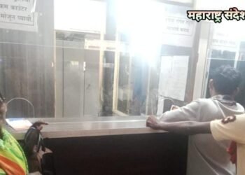 बँकेचा बोगस कारभार, कर्मचारी नसल्याने भर उन्हाळ्यात सहन करावा लागत आहे ग्राहकाना नाहक त्रास.