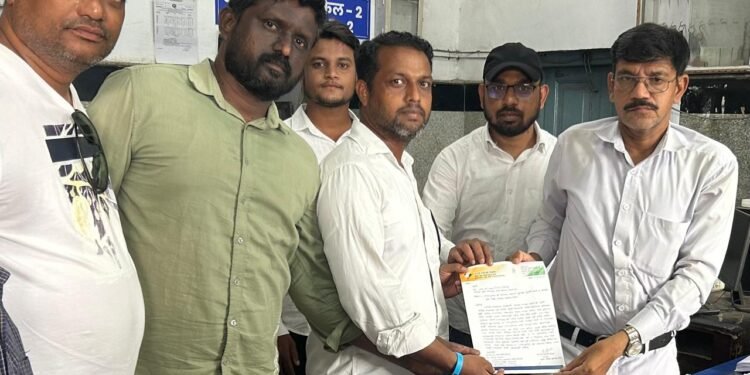 बल्लारपूर येथील गोल पुलिया नागरिकासाठी ठरत आहे डोकेदुखी, युवक कांग्रेसचा रेल्वे प्रशासनाला निवेदन.