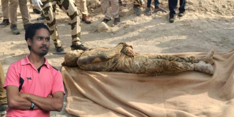 सास्ती से पांच दिनों से लापता कामगार सोहेल खान की आज मिट्टी हटाने के दौरान मिली लाश.