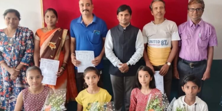 माउंट इंग्लिश स्कूलच्या विध्यार्थ्यांचे शिष्यवृत्ती परीक्षेत घवघवीत यश.