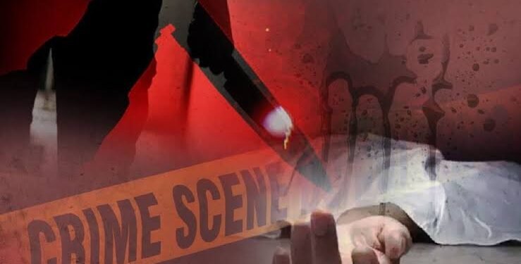 पत्नीने आपल्या दिरासोबत मिळून आपल्याच पतीच्या डोक्यात हत्याराने वार करत केली हत्या.