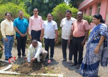 भारत विद्यालय हिंगणघाट येथे जागतिक पर्यावरण दिना निमित्य वृक्षारोपण व छत्रपती शिवाजी महाराज शिवराज्याभिषेक सोहळा साजरा.