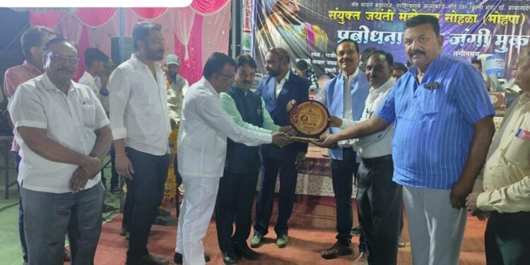 ज्येष्ठ पत्रकार युवराज मेश्राम यांना छ. शिवाजी महाराज रयतेचा राजा पुरस्कार सन्मानचिन्ह शाल श्रीफळ देऊन सन्मानित.