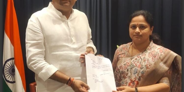 चंद्रपूर लोकसभा मतदार संघातील काँग्रेसच्या नवनिर्वाचित खासदार प्रतिभा धानोरकर यांचा राजीनामा.