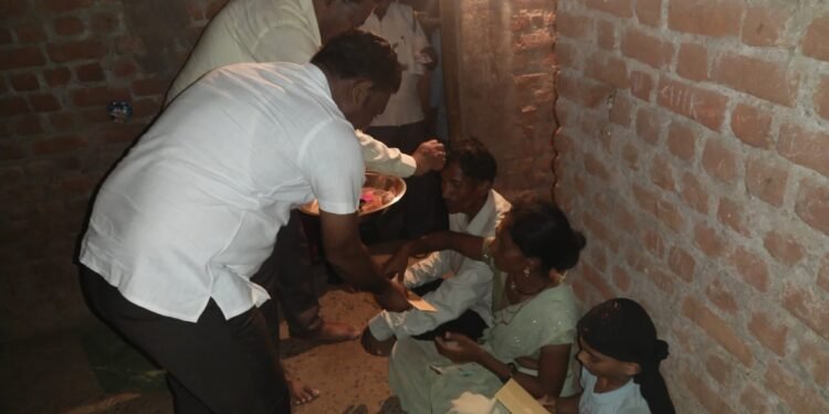 कोपरअल्ली येथील आत्राम कुटुंबाचे नवस कार्यक्रमाला माजी जि.प. अध्यक्ष अजय कंकडालवार यांची उपस्थिती.