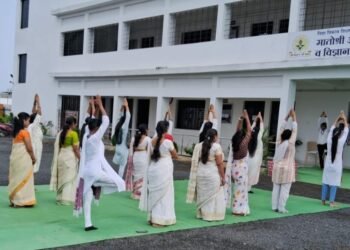 मातोश्री आशाताई कुणावार महिला महविद्यालय हिंगणघाट येथे आंतरराष्ट्रीय योग दिन उत्साहात साजरा.