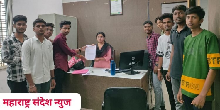 देवळी शहरात हत्या, खूनी हल्ले, चोऱ्या, घरफोड्या मध्ये वाढ, सीसीटिव्ही कॅमेरे लावा, नगर परिषद मुख्याधिकारी यांना निवेदन.