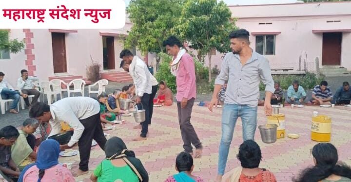 प्रहार अध्यक्ष आमदार बच्चू कडू यांचा वाढदिवस हिंगणघाट येथे  बेवारस मनोरुग्णा सोबत साजरा.