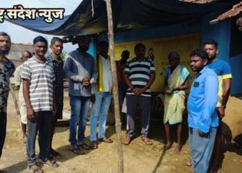 इंदाराम (कोंकापर) येथील गौरारप परिवाराची माजी पंचायत समिती सदस्य हर्षवर्धनराव आत्राम यांच्या कडून सांत्वन भेट व आर्थिक मदत.