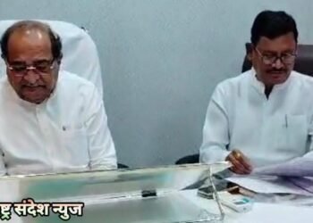 आ. सुभाष धोटेंच्या मागणीवर महसूल मंत्र्यांची मुंबईत बैठक, जनतेच्या समस्या तातडीने सोडविण्याचे महसूल मंत्र्यांचे अधिकाऱ्यांना निर्देश.