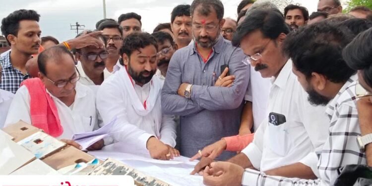 हिंगणघाट उपजिल्हा रुग्णालय लागत असलेल्या जागेची शासकीय मेडिकल कॉलेजसाठी केली पाहणी.