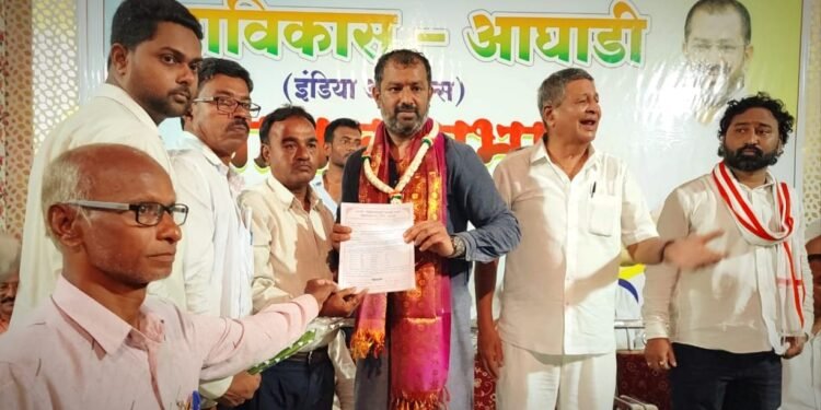 एक्सप्रेस रेल्वे गाड्यांचा थांबा हिंगणघाट रेल्वे स्टेशनला द्या, वर्धा-बल्लारशाह यात्री संघाचे खा. अमर काळे यांना निवेदन.