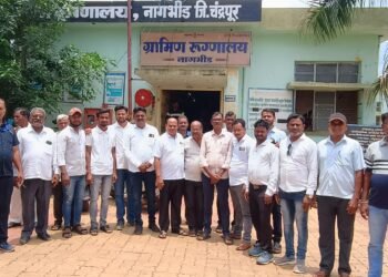 खासदार डॉ.नामदेव किरसान यांचे वाढदिवसा निमित्त नागभीड कांग्रेस कमिटीच्या वतीने रुग्णांना फळवाटप.