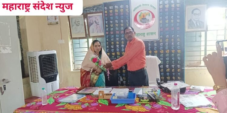 प्रेरणादायी मार्गदर्शनाचे उपक्रमासाठी मुख्य वक्ते तथा सामाजिक कार्यकर्त्या संगीता ठलाल यांचा शाल व श्रीफळ देऊन सत्कार