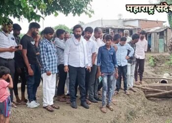 जाम सर्कल मधील फकिरवाडी या गावात नागरिकांना जाण्यासाठी रस्त्याचं नाही, पिण्याच्या पाण्यासाठी पायपीट.