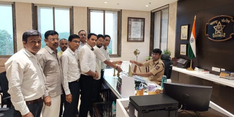 चोरट्याना पोलिसांचा आश्रय, चक्क पोलीस स्टेशन मध्ये चोराची मोबाईल दुकांनदारास शिवीगाळ व पाहुन घेण्याची धमकी, सावनेर पोलिसांवर प्रश्न चिन्ह?