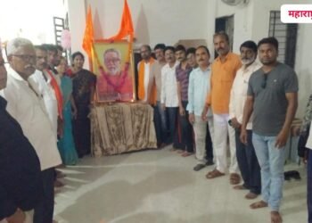 गुरु पौर्णिमेच्या निमित्याने शिवसैनिकांचे गुरु हिंदुहृदय सम्राट, शिवसेना प्रमुख बाळासाहेब ठाकरे यांना करण्यात आले अभिवादन.