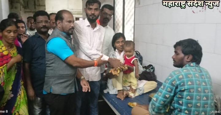 माजी मुख्यमंत्री शिवसेना पक्षप्रमुख उद्धव ठाकरे यांच्या वाढदिवस अहेरी येथे जिल्हाप्रमुख यांच्या नेतृत्वात विविध सामाजिक उपक्रम राबवून साजरा.