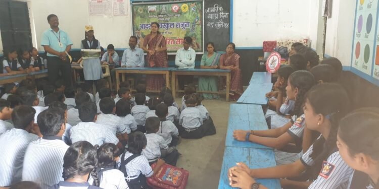 आदर्श शाळेतील राष्ट्रीय हरित सेना इको क्लबच्या वतीने जागतिक व्याघ्र दिन साजरा, आर टी १ वाघाची चित्रफीत ठरली लक्षवेधी.