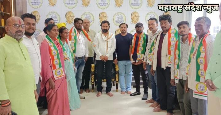 चिकमोह गावातील युवा समाजसेवक वृषभ इंदूरकर यांच्यासह अनेकांचा राष्ट्रवादी काँग्रेस पक्षात पक्ष प्रवेश.