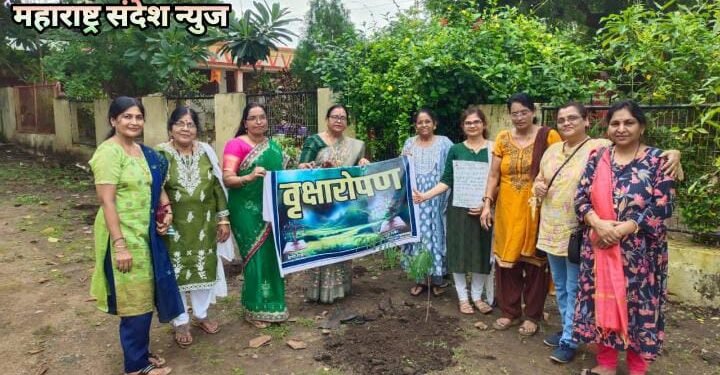 “एक पेड मा के नाम ” अंतर्गत बल्लारपूरातील मंडळ द्वारे श्रीराम मंदिर पॉवर हाऊस परिसरात वृक्षारोपण.