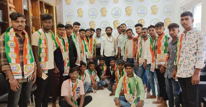 राष्ट्रवादी काँग्रेस (श.प) पक्षामध्ये हिंगणघाट शहरातील अनेक युवकाचा पक्ष प्रवेश.