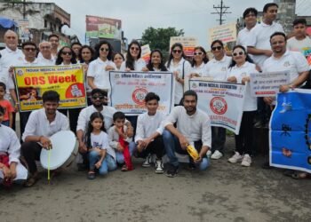 जीवनरक्षक ओआरएस घोल व स्तनपान जनजागृती रैली सावनेर येथे संपन्न.