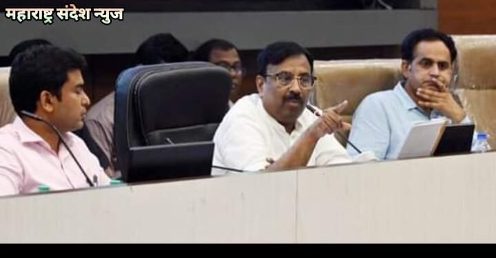 ‘मुख्यमंत्री माझी लाडकी बहीण योजना’ 31 ऑगस्ट नंतरही सुरू राहणार, पालकमंत्री सुधीर मुनगंटीवार यांनी घेतला आढावा