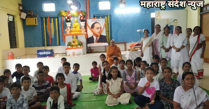 दीक्षाभूमी देसाईगंज येथे वर्षावास निमित्त मुला, मुलींची धम्म शिबीरात मोठ्या प्रमाणात उपस्थिती.