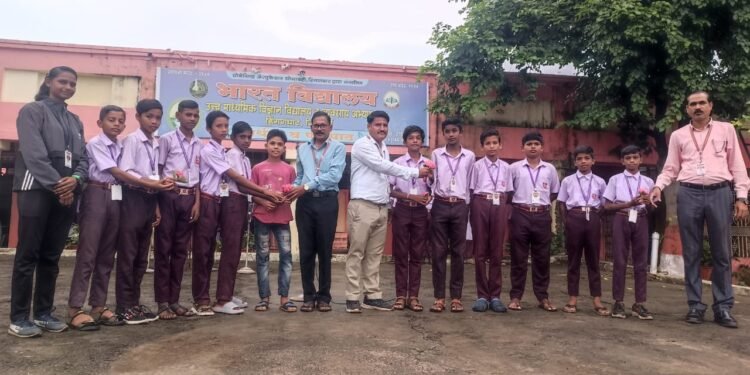 भारत विद्यालय हिंगणघाटचा फुटबॉल संघ जिल्हास्तरावर.