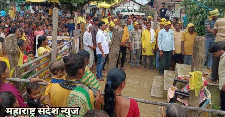 अहेरी तालुक्यातील राजराम येथे आदिवासी दिनानिमित्त गोंडराजे संग्रामशहा याना अभिवादन.