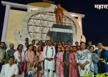 सावित्रीच्या लेकी व वैद्यकीय महाविद्यालय महीला कृती समितीच्या धरणे आंदोलनाची आमदार कुणावार यांनी घेतली दखल.