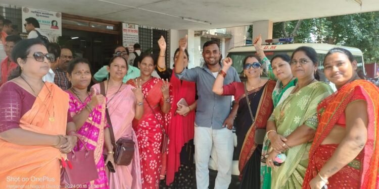 शासकीय मेडिकल वैद्यकीय कॉलेज हिंगणघाट येते व्हावे म्हणून गव्हाकोली येथील शेतकऱ्याच्या पोराने केले टाकीवर चढून वीरू गिरी आंदोलन.