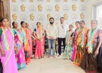 नगाजी पारडी येथील विविध सामाजिक संघटनेत काम करणाऱ्या महिलांचा राष्ट्रवादी काँग्रेस (श.प) पक्षात प्रवेश.