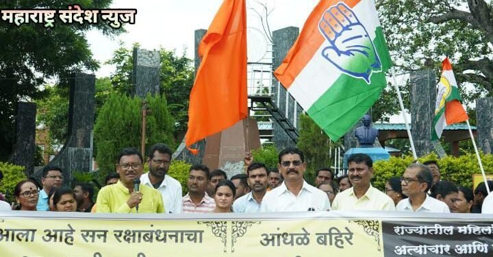 कलकत्ता, बदलापूर अत्याचाराचा राजुरा येथे महाविकास आघाडीच्या वतीने निषेध.