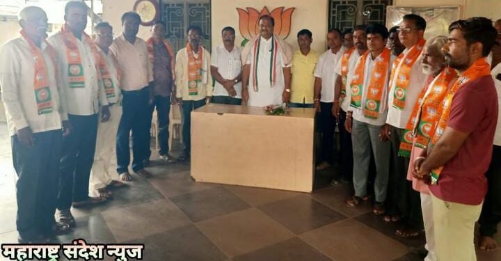 हिंगणघाट विधानसभा क्षेत्रातील सेलू तालुका पहेलानपूर गावातील असंख्य पुरुषांनी केला भारतीय जनता पार्टीत प्रवेश.